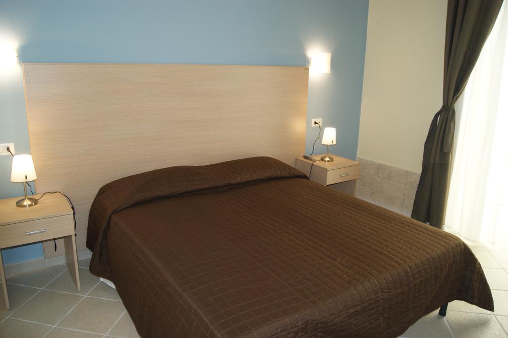 Guest House Golfo Xifonio Augusta Exterior foto