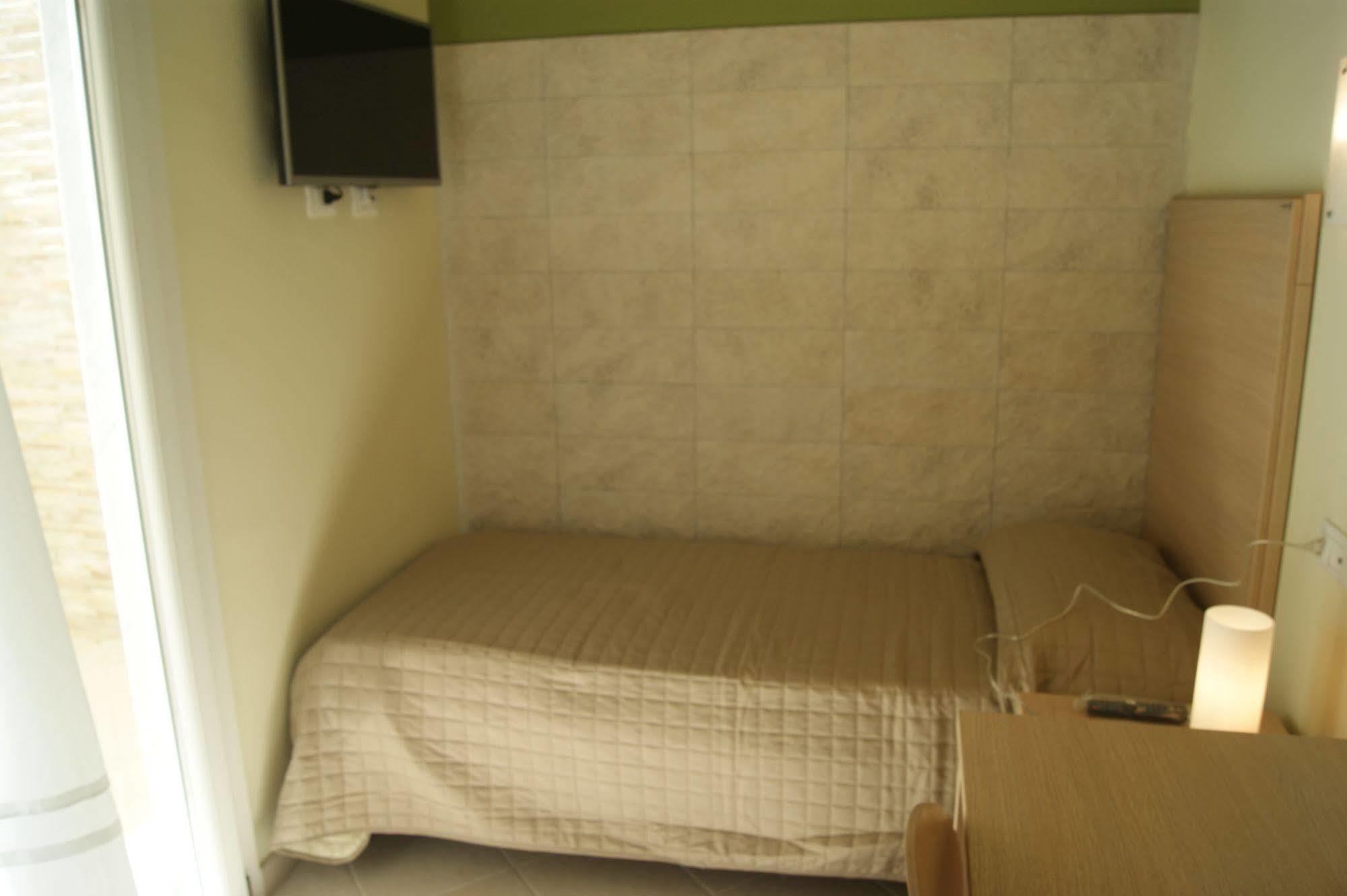 Guest House Golfo Xifonio Augusta Exterior foto